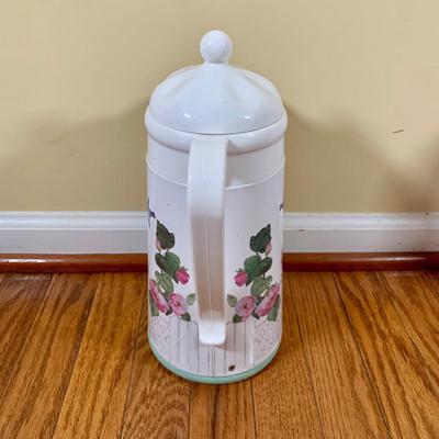 LOT 23 K: Pfaltzgraff "Cape May" Dishware Set