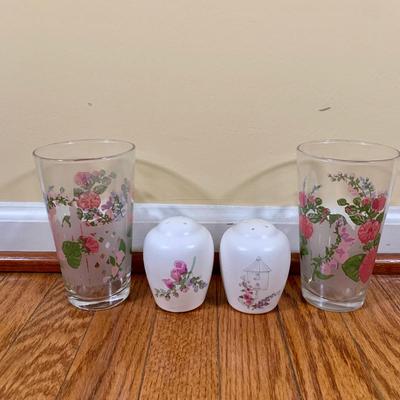 LOT 23 K: Pfaltzgraff "Cape May" Dishware Set