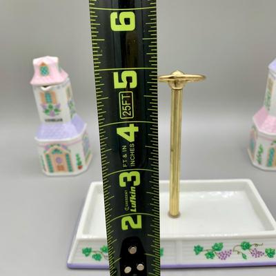 LOT 24 L: The Lenox Village 1993 Oil & Vinegar Set