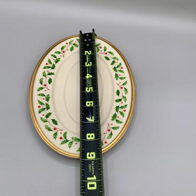 LOT 26 L: Lenox Holiday Dimension Collection Gravy Boat w/ Plate