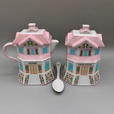 LOT 29 L: The Lenox Village 1991 Creamery, Confectionary, & Spoon