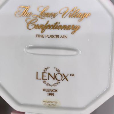 LOT 29 L: The Lenox Village 1991 Creamery, Confectionary, & Spoon