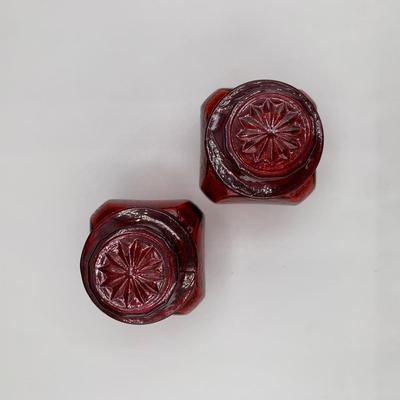 LOT 30 L: Red Glass Collection
