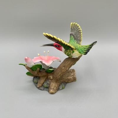 LOT 32 N: 1998 Lefton Hummingbird Figurine & Vintage Bisque Porcelain Hummingbird Figurine