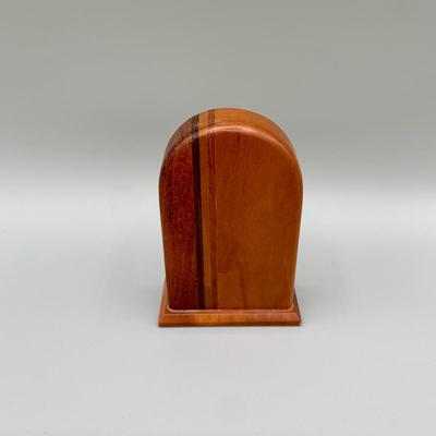 LOT 35 L: Brass Apple Bell, Schlabaugh & Sons Art Deco Miniature Desk Clock, Brass Pineapple Candle Pin, & Metal Star Decor