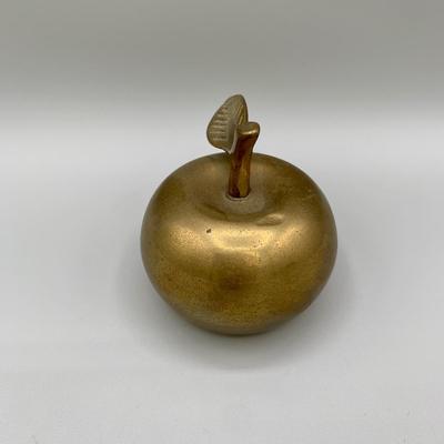 LOT 35 L: Brass Apple Bell, Schlabaugh & Sons Art Deco Miniature Desk Clock, Brass Pineapple Candle Pin, & Metal Star Decor