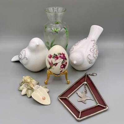 LOT 36 N: Handpainted Hummingbird Glass Vase, Kathy Seek Hummingbird Egg w/ Stand, Lenox Garden Frog, & More