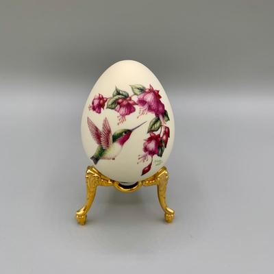 LOT 36 N: Handpainted Hummingbird Glass Vase, Kathy Seek Hummingbird Egg w/ Stand, Lenox Garden Frog, & More