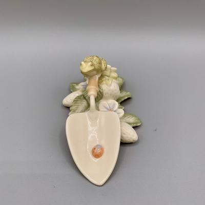 LOT 36 N: Handpainted Hummingbird Glass Vase, Kathy Seek Hummingbird Egg w/ Stand, Lenox Garden Frog, & More