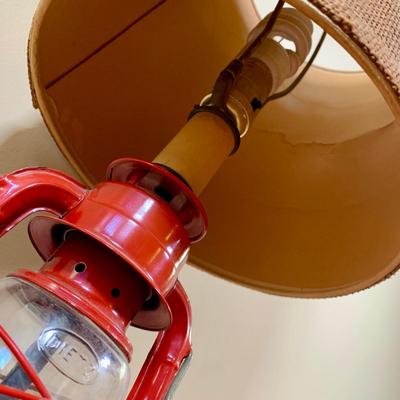 LOT 38 L: Vintage Ranch Craft Dietz Railroad Lantern Desk Lamp w/ Original Shade