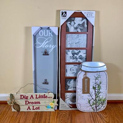 LOT 39 D: Country Style Home Wall Decor & NIP Picture Holder & Frames