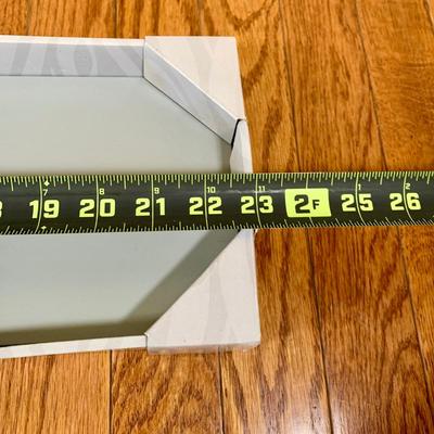 LOT 39 D: Country Style Home Wall Decor & NIP Picture Holder & Frames