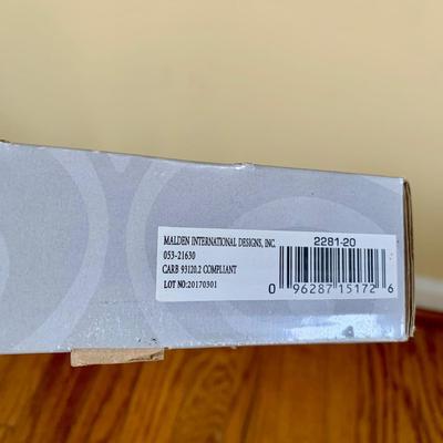 LOT 39 D: Country Style Home Wall Decor & NIP Picture Holder & Frames