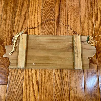 LOT 39 D: Country Style Home Wall Decor & NIP Picture Holder & Frames