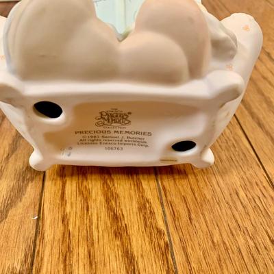 LOT 40 D: Precious Moments Collection