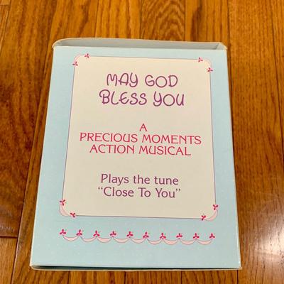 LOT 40 D: Precious Moments Collection