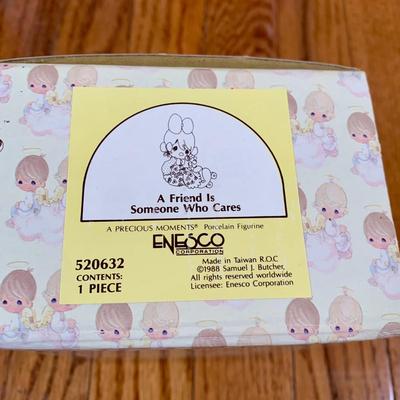 LOT 40 D: Precious Moments Collection