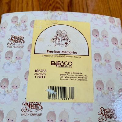 LOT 40 D: Precious Moments Collection