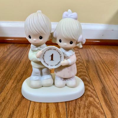 LOT 40 D: Precious Moments Collection