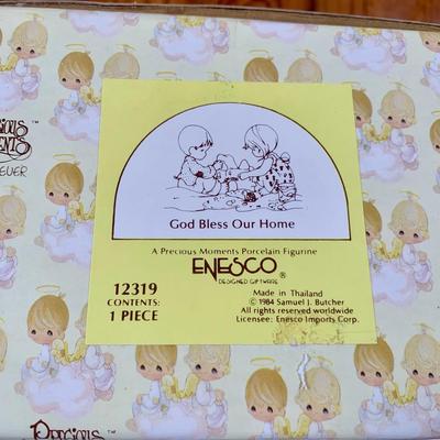 LOT 40 D: Precious Moments Collection