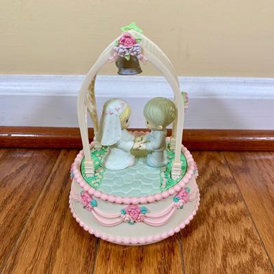 LOT 40 D: Precious Moments Collection