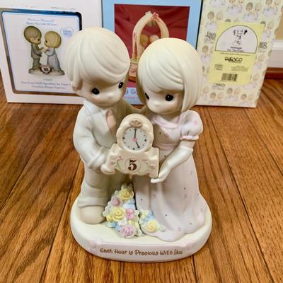 LOT 40 D: Precious Moments Collection