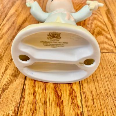 LOT 40 D: Precious Moments Collection