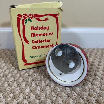 LOT 43B: Musical Christmas Collection - Thomas Kinkade Clock, Musical Water Globes & More