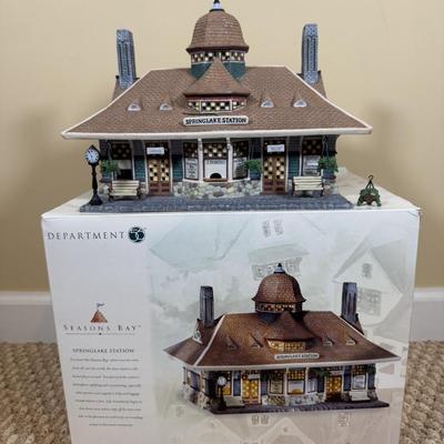 LOT 44B: 1999 Department 56 Seasons Bay Springlake Station w/ Box