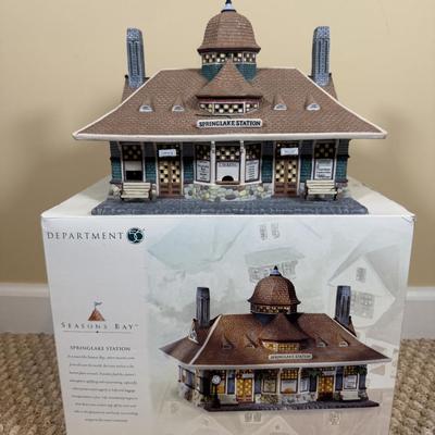 LOT 44B: 1999 Department 56 Seasons Bay Springlake Station w/ Box
