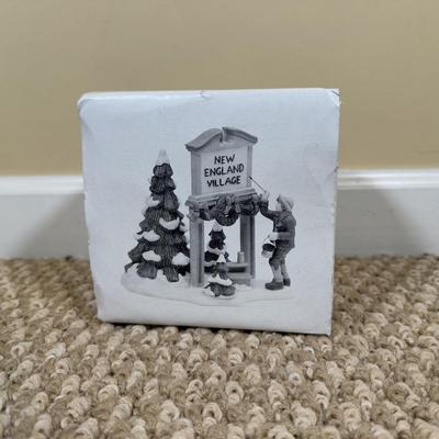 LOT 51B: Dept 56 Heritage Village Collection New England Village Series - Bobwhite Cottage, Captain's Cottage & Fresh Paint