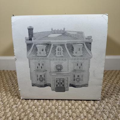 LOT 52B: Dept 56 Original Snow Village - Birch Run Ski Chalet & Maple Ridge Inn