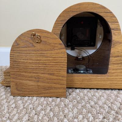 LOT 53B: Howard Miller Westminster Chime Mantle Clock