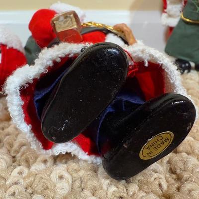 LOT 55B: Resin Santa Figurine Set