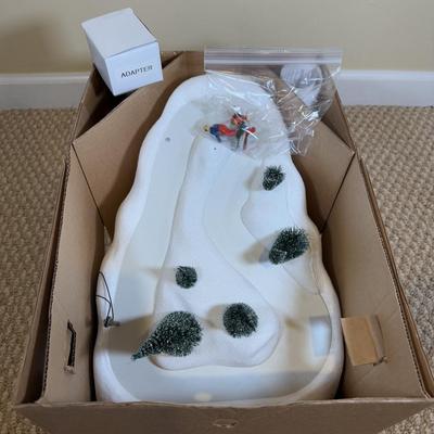 LOT 58B: Dept 56 - Village Animated Skating Pond & Ski Slope