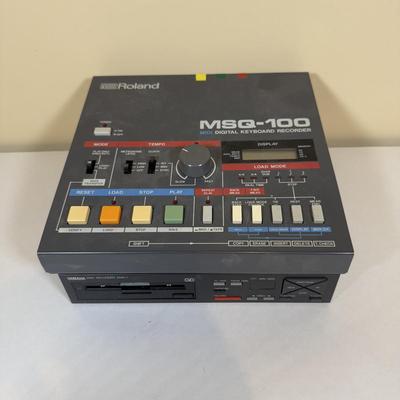 LOT 65B: Roland Midi Digital Keyboard Recorder MSQ-100 & Yamaha Disk Recorder EMQ-1
