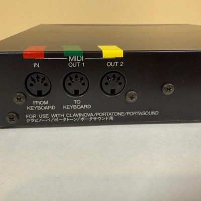 LOT 65B: Roland Midi Digital Keyboard Recorder MSQ-100 & Yamaha Disk Recorder EMQ-1