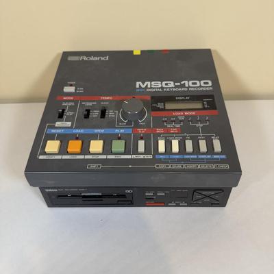 LOT 65B: Roland Midi Digital Keyboard Recorder MSQ-100 & Yamaha Disk Recorder EMQ-1