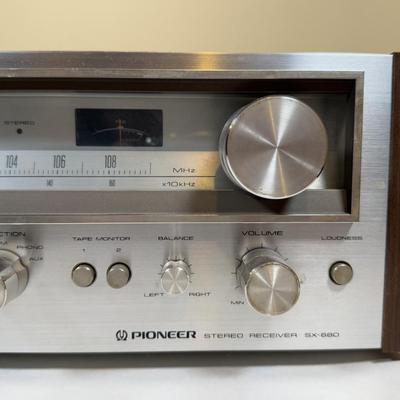 LOT 66B: Pioneer AM/FM Stereo Receiver SX-680