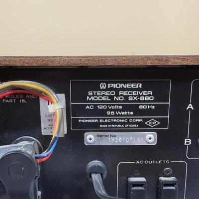 LOT 66B: Pioneer AM/FM Stereo Receiver SX-680