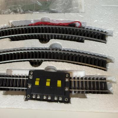 LOT 67B: Dept 56 Heritage Village Collection Village Express & Accessories