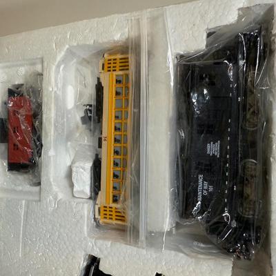 LOT 67B: Dept 56 Heritage Village Collection Village Express & Accessories