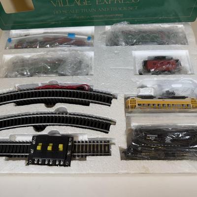 LOT 67B: Dept 56 Heritage Village Collection Village Express & Accessories