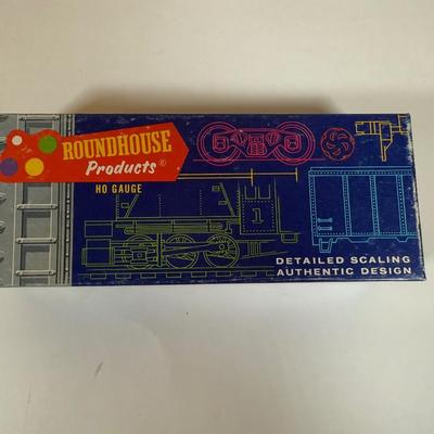 LOT 68B: Vintage HO Scale Model Train Cars
