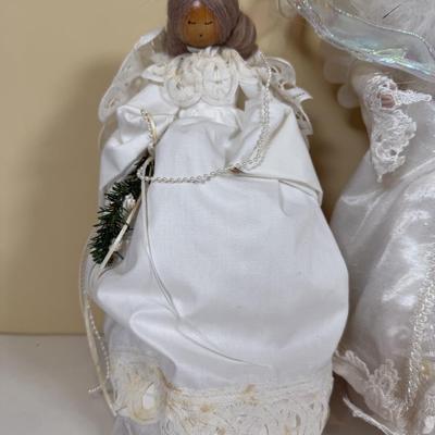 LOT 69B: Angel Holiday Decor Collection