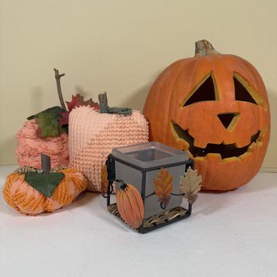 LOT 73B: Autumn Halloween Home Decor Collection - Jim Shore Bountiful Angel w/ Box, 1988 Scioto Mold Grumpy Jack O Lantern & More