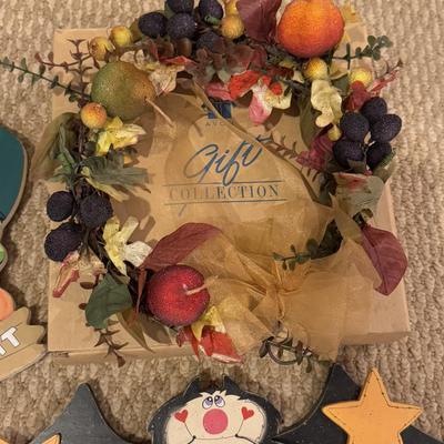 LOT 73B: Autumn Halloween Home Decor Collection - Jim Shore Bountiful Angel w/ Box, 1988 Scioto Mold Grumpy Jack O Lantern & More