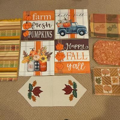 LOT 73B: Autumn Halloween Home Decor Collection - Jim Shore Bountiful Angel w/ Box, 1988 Scioto Mold Grumpy Jack O Lantern & More