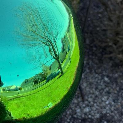 LOT 121Y: Green Mirrored Gazing Ball w/ Concrete Stand