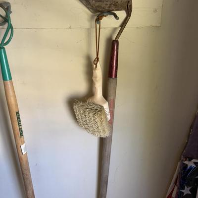 LOT 124G: Gardening Tools, Shovels & More